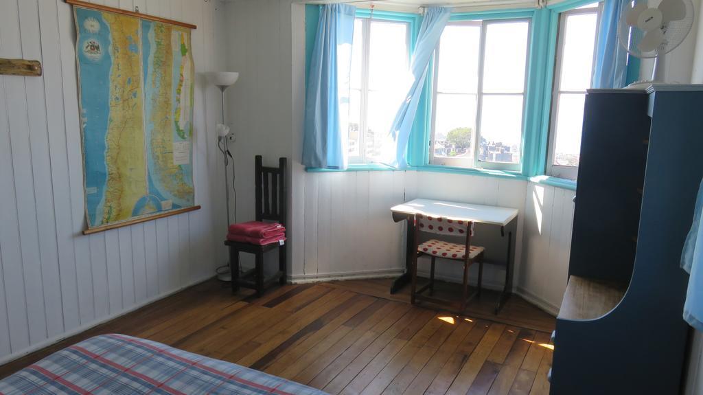 Hostal Faro Azul ヴァルパライソ エクステリア 写真