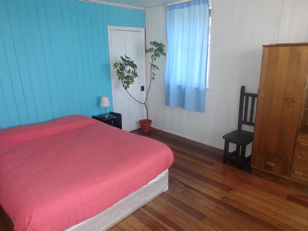 Hostal Faro Azul ヴァルパライソ 部屋 写真