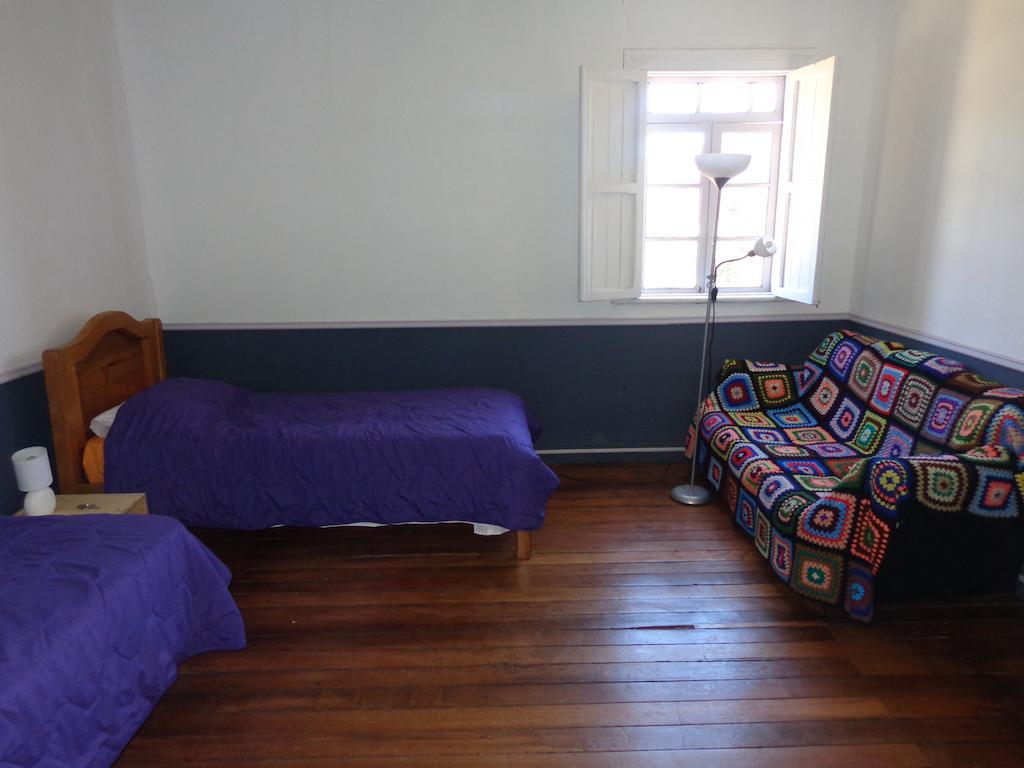Hostal Faro Azul ヴァルパライソ 部屋 写真